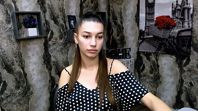 Snapshot of KarolinaRosse_ chatting on 13, 1, 2025 KarolinaRosse online show from 13, 1, 2025