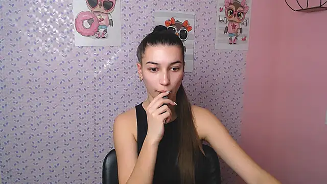 Snapshot of KarolinaRosse_ chatting on 18, 1, 2025 KarolinaRosse online show from 18, 1, 2025