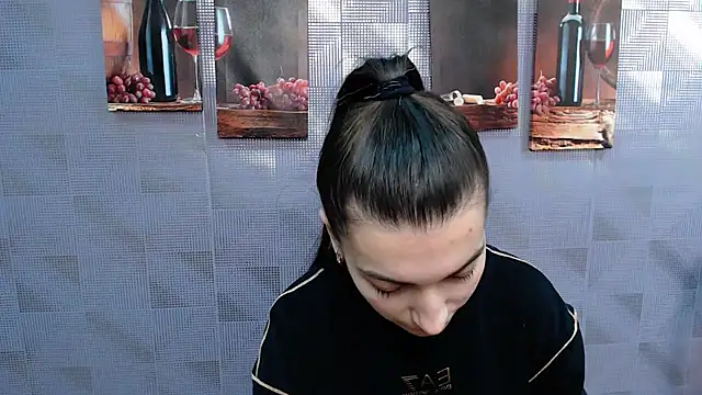 Snapshot of KarolinaRosse_ chatting on 24, 1, 2025 KarolinaRosse online show from 24, 1, 2025