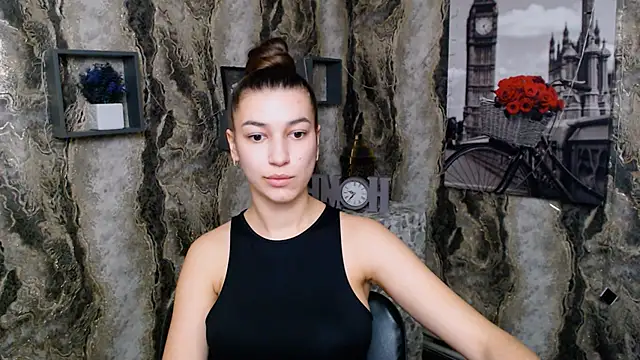 Snapshot of KarolinaRosse_ chatting on 2, 2, 2025 KarolinaRosse online show from 2, 2, 2025