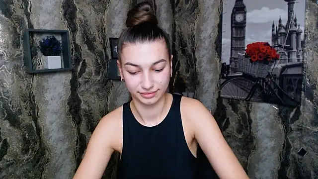 Snapshot of KarolinaRosse_ chatting on 2, 2, 2025 KarolinaRosse online show from 2, 2, 2025