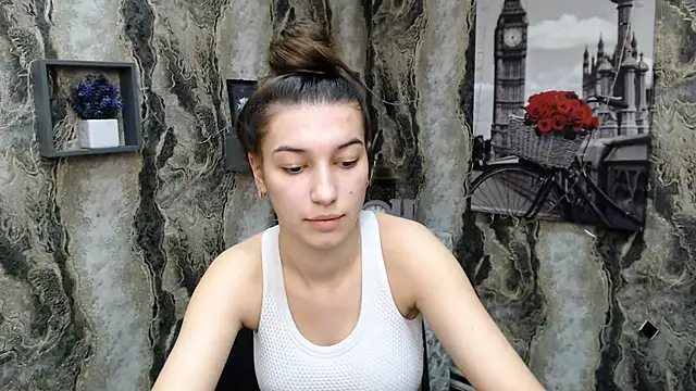 Snapshot of KarolinaRosse_ chatting on 3, 2, 2025 KarolinaRosse online show from 3, 2, 2025