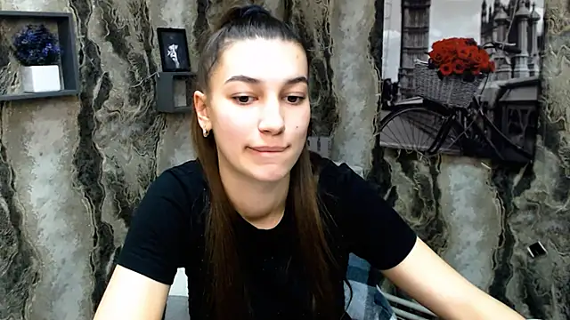 Snapshot of KarolinaRosse_ chatting on 7, 2, 2025 KarolinaRosse online show from 7, 2, 2025