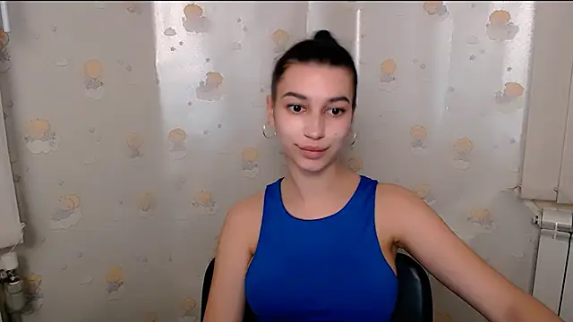 Snapshot of KarolinaRosse_ chatting on 8, 2, 2025 KarolinaRosse online show from 8, 2, 2025