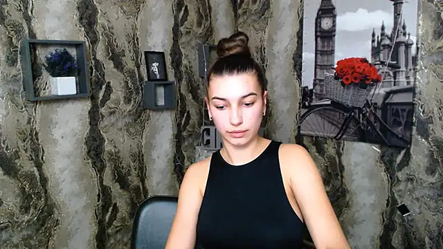 Snapshot of KarolinaRosse_ chatting on 10, 2, 2025 KarolinaRosse online show from 10, 2, 2025