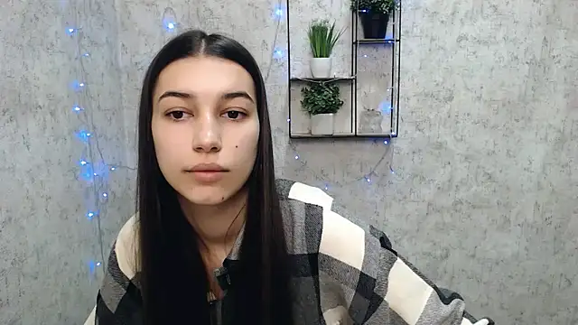 Snapshot of KarolinaRosse_ chatting on 17, 2, 2025 KarolinaRosse online show from 17, 2, 2025