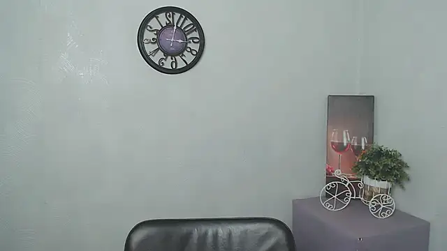 Snapshot of KarolinaRosse_ chatting on 23, 2, 2025 KarolinaRosse online show from 23, 2, 2025