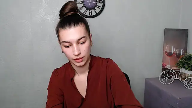 Snapshot of KarolinaRosse_ chatting on 3, 3, 2025 KarolinaRosse online show from 3, 3, 2025