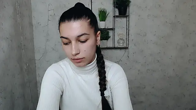 Snapshot of KarolinaRosse_ chatting on 4, 3, 2025 KarolinaRosse online show from 4, 3, 2025
