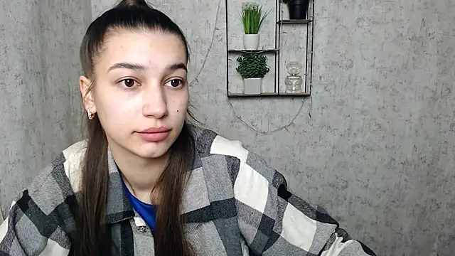 Snapshot of KarolinaRosse_ chatting on 7, 3, 2025 KarolinaRosse online show from 7, 3, 2025