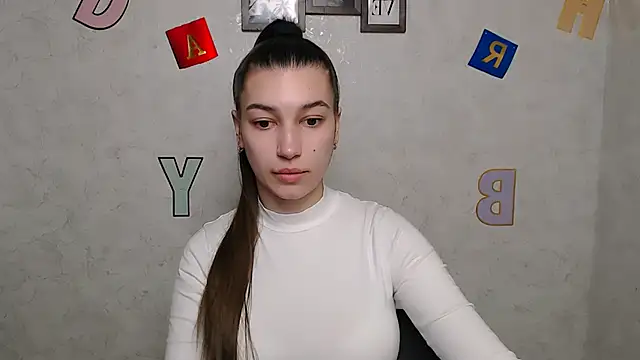 Snapshot of KarolinaRosse_ chatting on 11, 3, 2025 KarolinaRosse online show from 11, 3, 2025