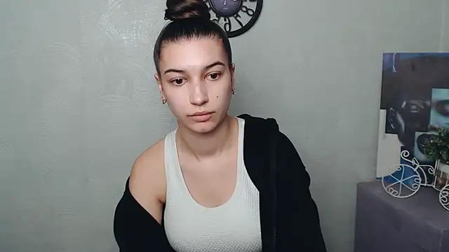 Snapshot of KarolinaRosse_ chatting on 12, 3, 2025 KarolinaRosse online show from 12, 3, 2025