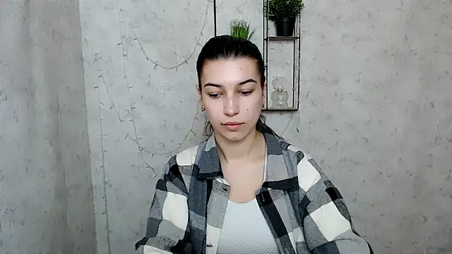 Snapshot of KarolinaRosse_ chatting on 15, 3, 2025 KarolinaRosse online show from 15, 3, 2025