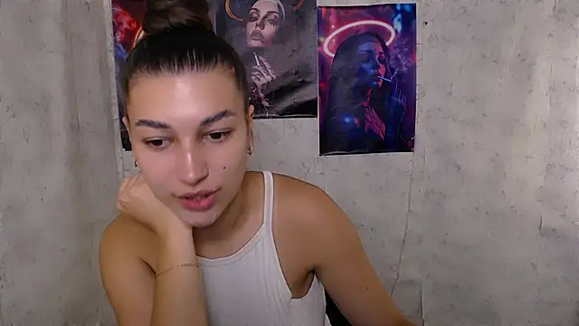 Snapshot of KarolinaRosse_ chatting on 20, 9, 2025 KarolinaRosse online show from 20, 9, 2025