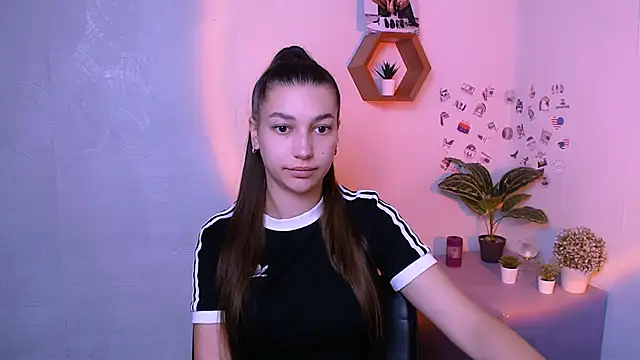 Snapshot of KarolinaRosse_ chatting on 30, 9, 2025 KarolinaRosse online show from 30, 9, 2025