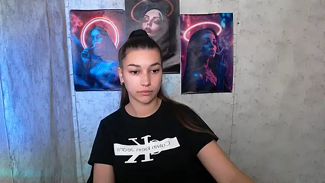 Snapshot of KarolinaRosse_ chatting on 14, 10, 2025 KarolinaRosse online show from 14, 10, 2025