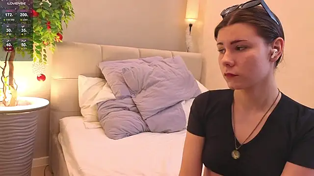 Bella Murrr online show from 20, 3, 2025