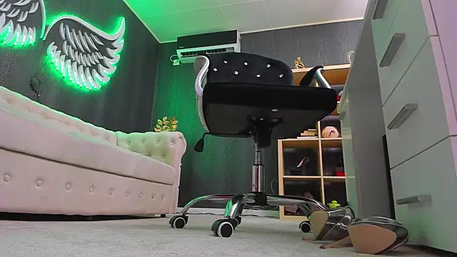 Snapshot of anemarieejolie chatting on 19, 1, 2025 anemarieejolie online show from 19, 1, 2025