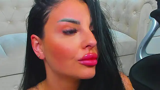 Snapshot of anemarieejolie chatting on 11, 2, 2025 anemarieejolie online show from 11, 2, 2025