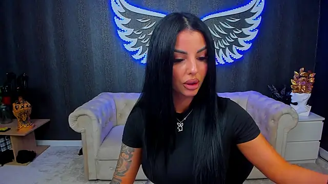 Snapshot of anemarieejolie chatting on 8, 3, 2025 anemarieejolie online show from 8, 3, 2025