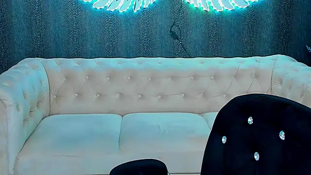 Snapshot of anemarieejolie chatting on 22, 3, 2025 anemarieejolie online show from 22, 3, 2025