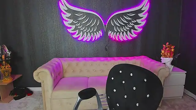 Snapshot of anemarieejolie chatting on 12, 9, 2025 anemarieejolie online show from 12, 9, 2025