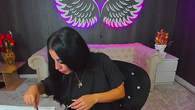 Snapshot of anemarieejolie chatting on 24, 9, 2025 anemarieejolie online show from 24, 9, 2025