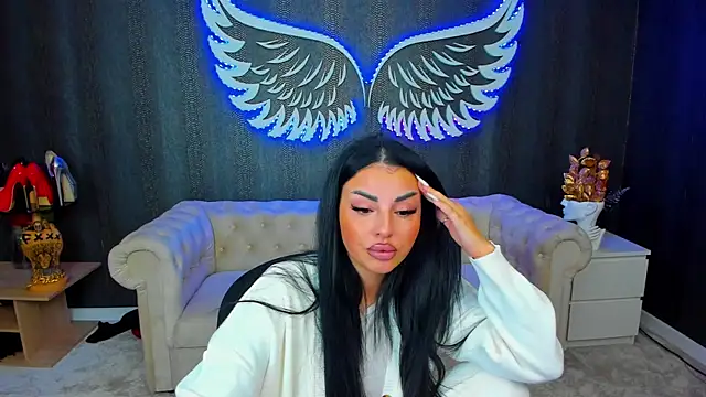 Snapshot of anemarieejolie chatting on 5, 10, 2025 anemarieejolie online show from 5, 10, 2025