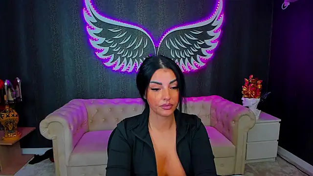 Snapshot of anemarieejolie chatting on 12, 10, 2025 anemarieejolie online show from 12, 10, 2025