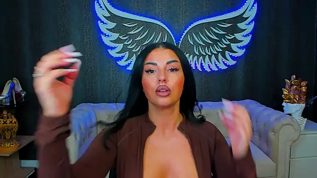 Snapshot of anemarieejolie chatting on 22, 10, 2025 anemarieejolie online show from 22, 10, 2025