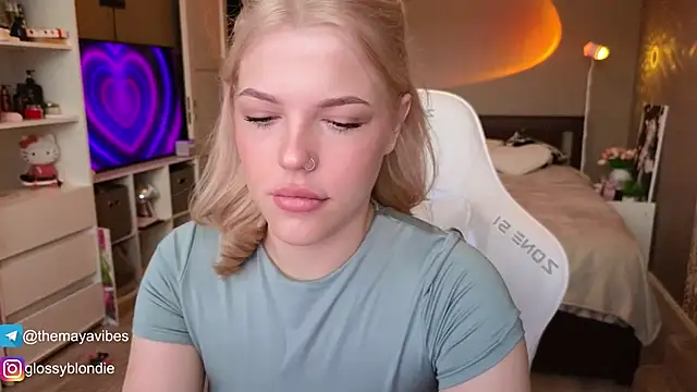 Maya Rave online show from 8, 4, 2026