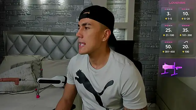 Aron Bolt online show from 6, 3, 2025