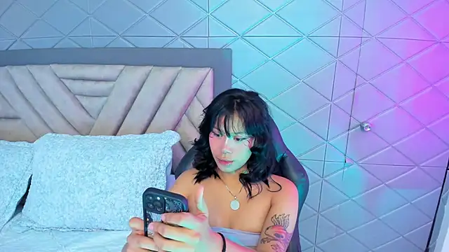 AikoLee  online show from 11, 10, 2025