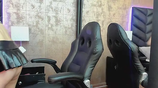 Snapshot of HazelMoret chatting on 16, 1, 2025 HazelMoret online show from 16, 1, 2025