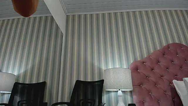 Snapshot of HazelMoret chatting on 27, 2, 2025 HazelMoret online show from 27, 2, 2025