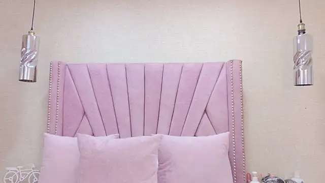 Snapshot of HazelMoret chatting on 23, 9, 2025 HazelMoret online show from 23, 9, 2025