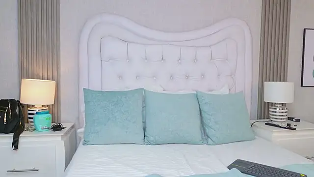 Snapshot of HazelMoret chatting on 21, 2, 2026 HazelMoret online show from 21, 2, 2026