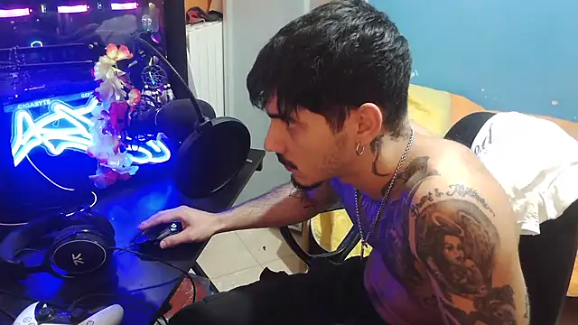 Snapshot of Badboyi1997 chatting on 20, 10, 2025 Badboyi1997 online show from 20, 10, 2025