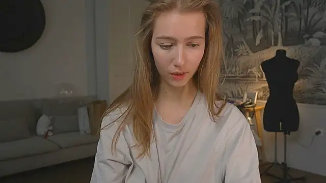 Snapshot of solar_bella chatting on 4, 1, 2025 solar bella online show from 4, 1, 2025