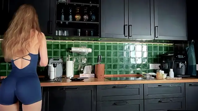 Snapshot of solar_bella chatting on 27, 2, 2026 solar bella online show from 27, 2, 2026