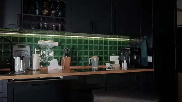 Snapshot of solar_bella chatting on 1, 3, 2026 solar bella online show from 1, 3, 2026