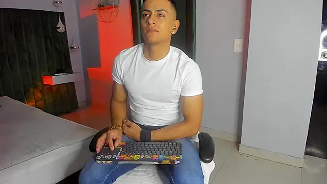 Lucii fer  online show from 12, 11, 2025