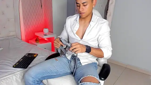 Snapshot of Lucii_fer_ chatting on 6, 2, 2026 Lucii fer online show from 6, 2, 2026