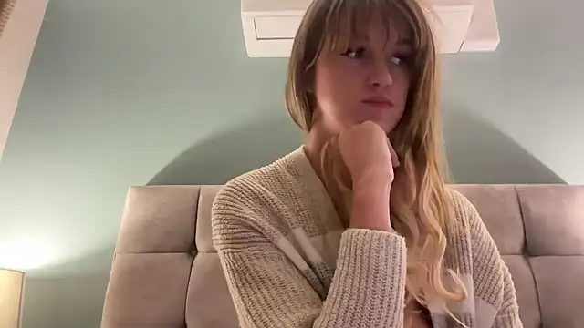 Snapshot of LustfulLuna_ chatting on 3, 1, 2025 LustfulLuna online show from 3, 1, 2025