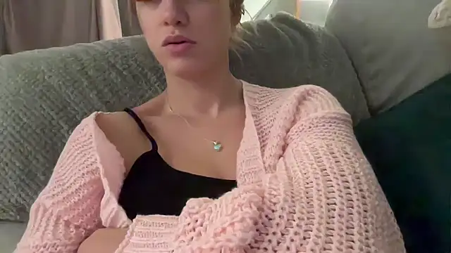 Snapshot of LustfulLuna_ chatting on 23, 1, 2025 LustfulLuna online show from 23, 1, 2025