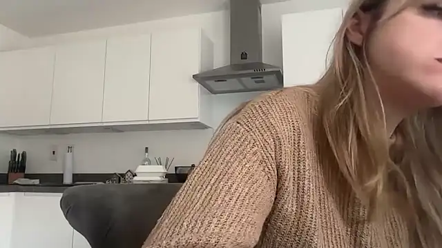 LustfulLuna  online show from 31, 3, 2026