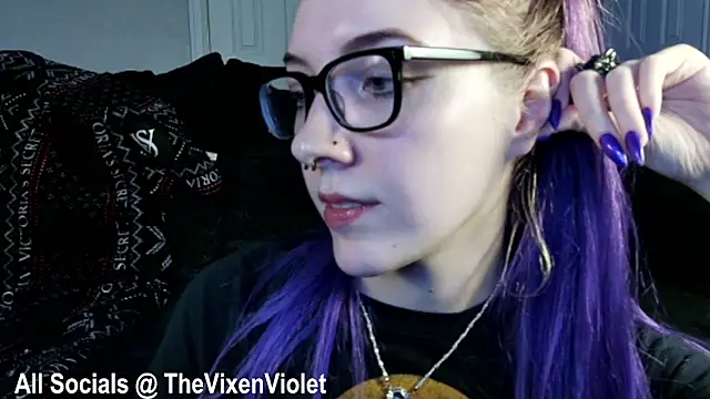 Snapshot of thevixenviolet chatting on 16, 12, 2024 thevixenviolet online show from 16, 12, 2024