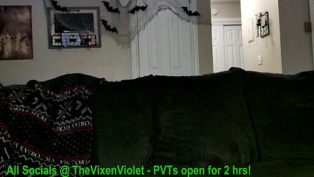 Snapshot of thevixenviolet chatting on 17, 12, 2024 thevixenviolet online show from 17, 12, 2024