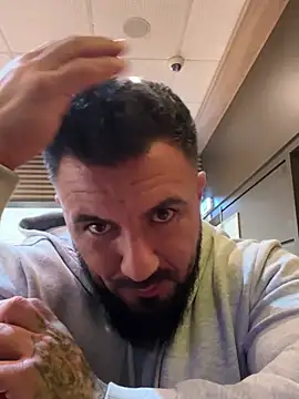 Snapshot of UrsuKing chatting on 17, 2, 2025 UrsuKing online show from 17, 2, 2025