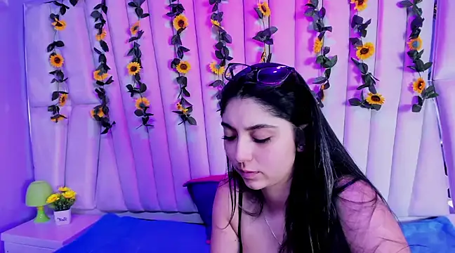 Lucy Anall  online show from 4, 2, 2025